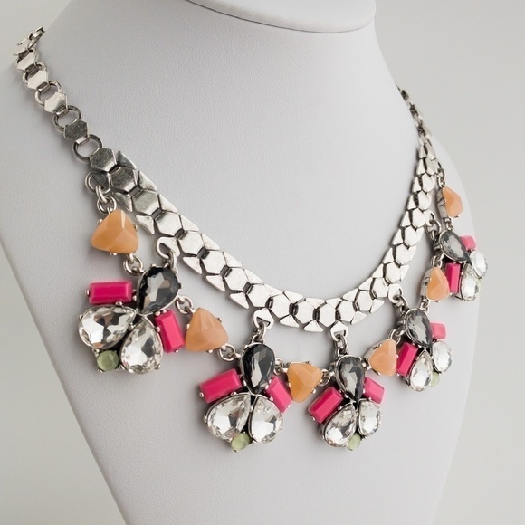 Stella & Dot Callie Statement Necklace Crystal Rhinestone Floral Silver Tone - Picture 6 of 15